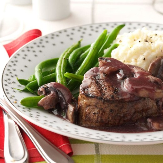 Herbed Beef Tenderloin with Mushroom Sauce